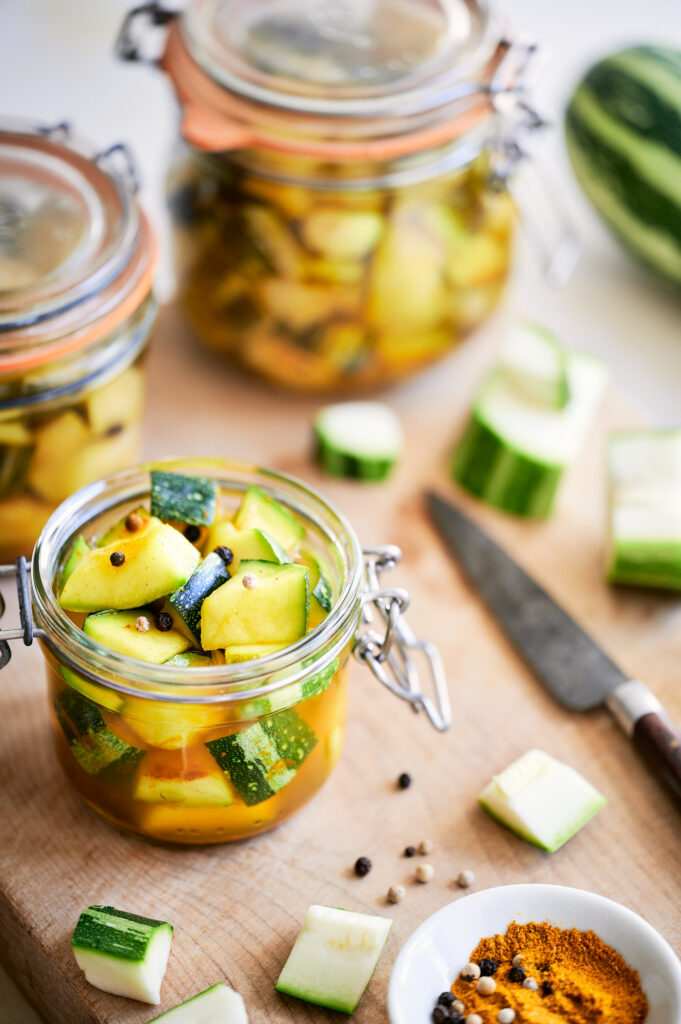 Recette de Pickles de courgettes au curry